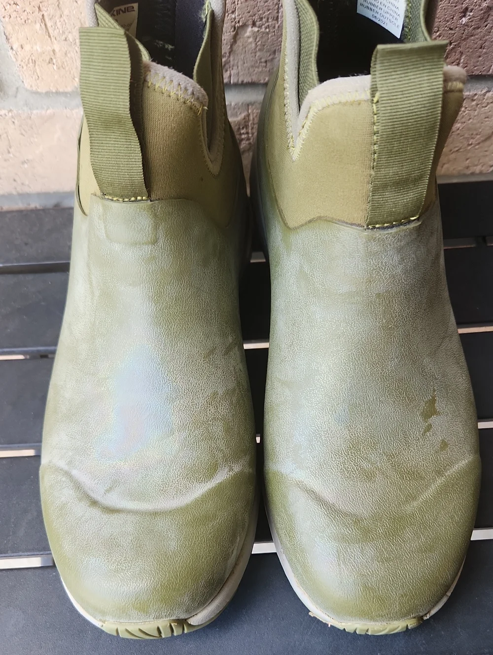 Dakine Olive Green Slip-On Rain & Snow Boots